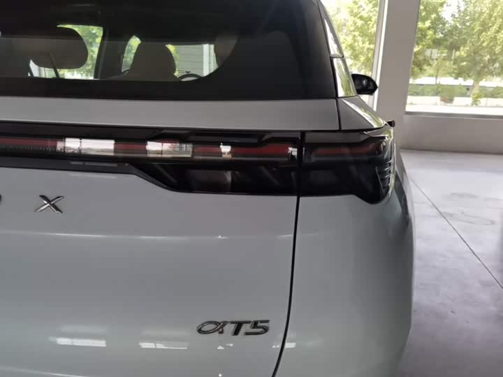 BAIC Arcfox Alpha T5, 2023 — фото 8 из 9