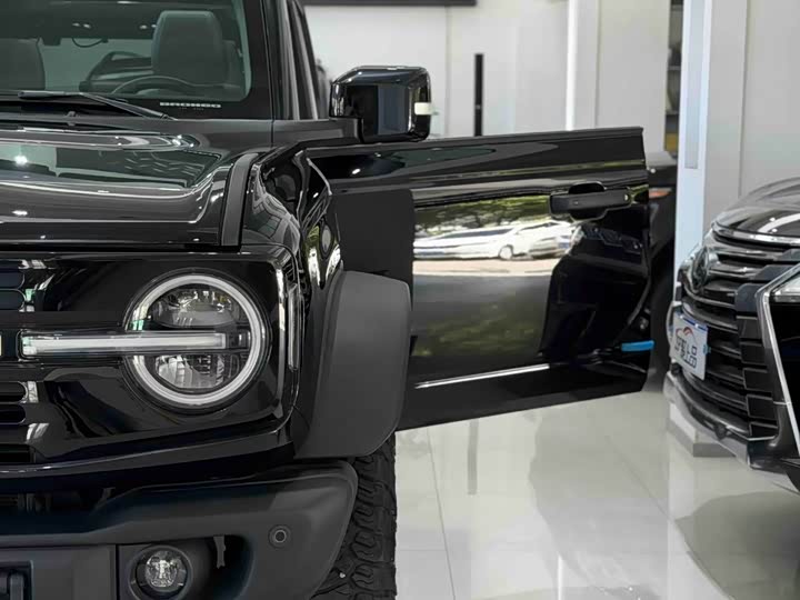 Ford Bronco, 2025 — фото 7 из 9