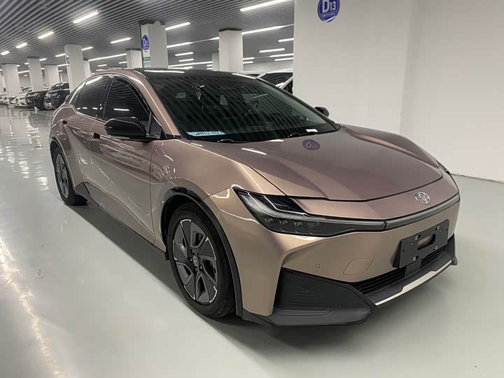 Toyota bZ3, 2023 — фото 4 из 9