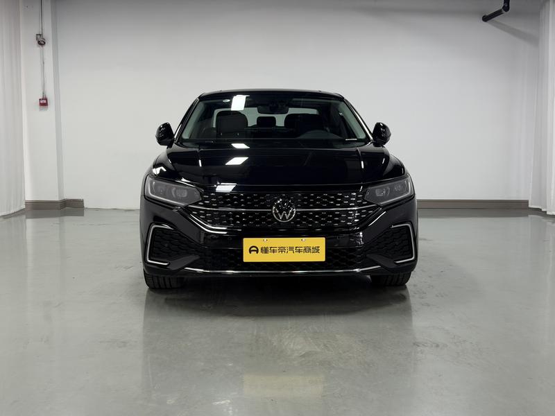 Volkswagen Passat, 2023 — фото 2 из 12