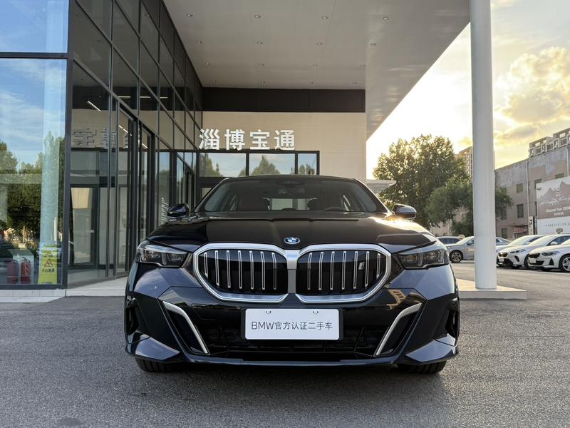BMW i5, 2025 — фото 2 из 12