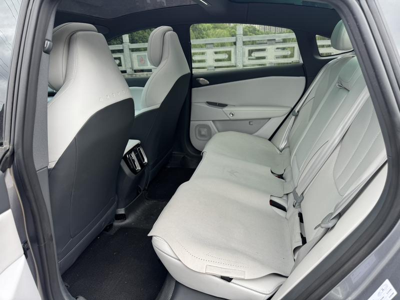 BAIC Arcfox Alpha S5, 2025 — фото 10 из 12