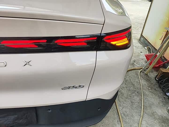 BAIC Arcfox Alpha S5, 2025 — фото 8 из 9