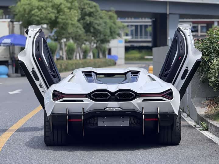 Lamborghini Revuelto, 2024 — фото 4 из 9