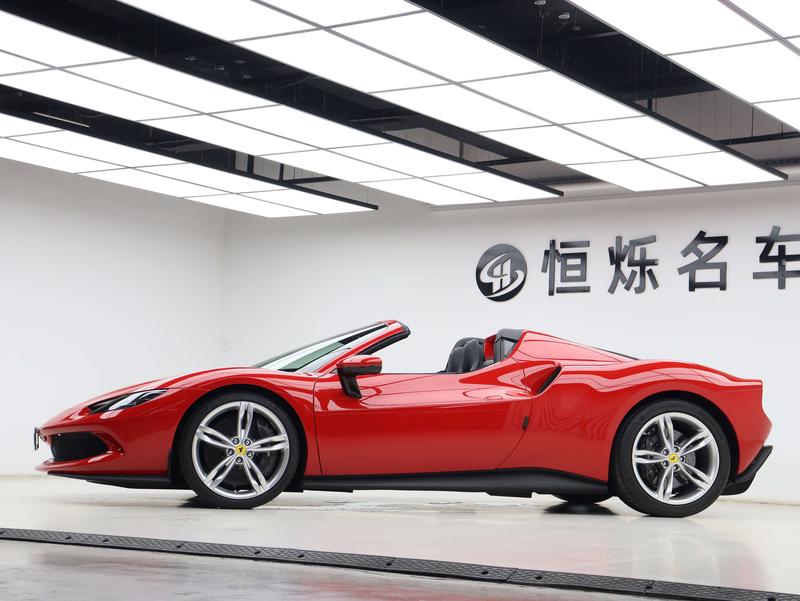 Ferrari 296, 2025 — фото 3 из 12