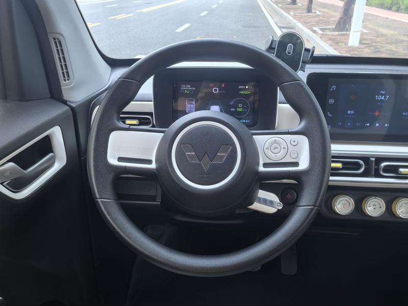 Wuling Mini EV, 2024 — фото 9 из 12