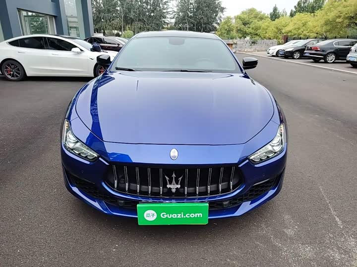 Maserati Ghibli, 2023 — фото 3 из 9