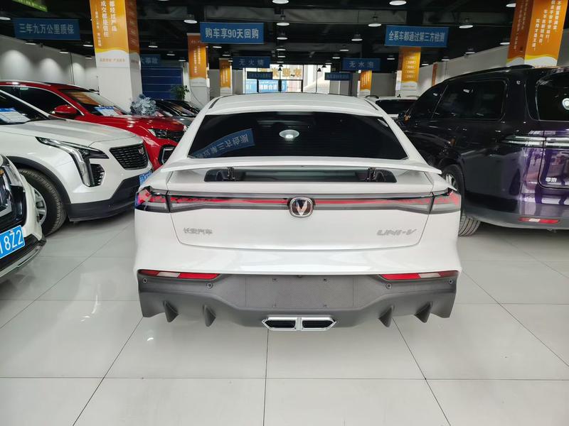 Changan UNI-V Hybrid, 2026 — фото 5 из 11