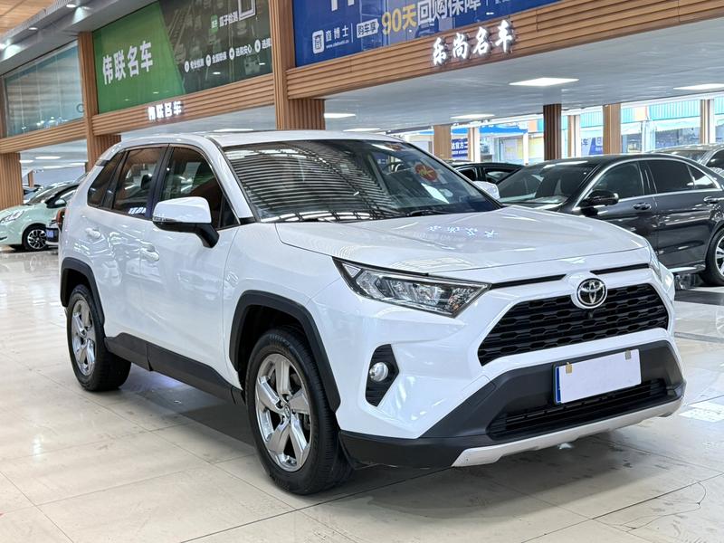Toyota RAV4, 2021 — фото 3 из 12