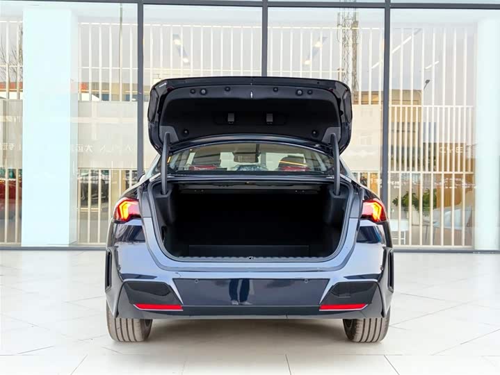 BMW 2 Series, 2025 — фото 8 из 9