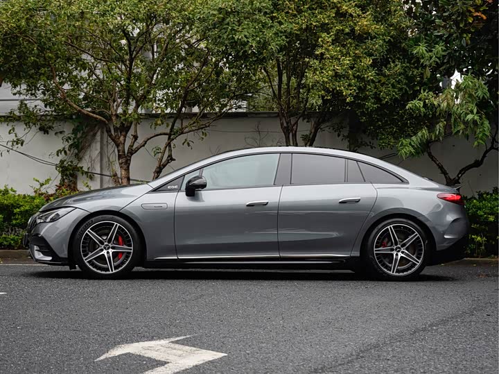 Mercedes-Benz EQE AMG, 2024 — фото 3 из 9