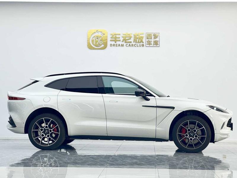 Aston Martin DBX, 2022 — фото 6 из 9