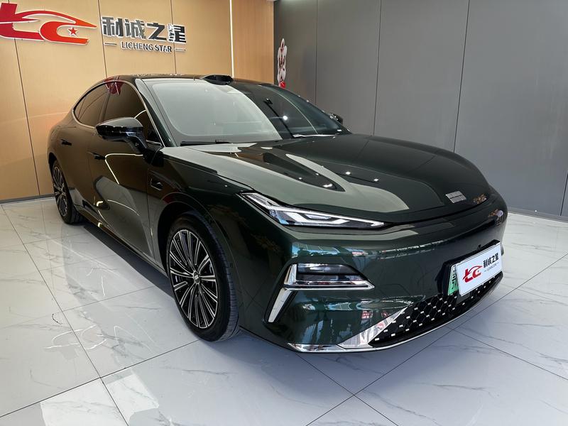 Geely Galaxy Starshine 8 EM-i, 2025 — фото 3 из 12