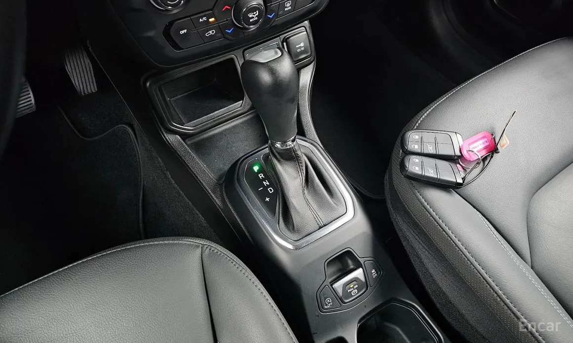 Jeep Renegade, 2023 — фото 9 из 12