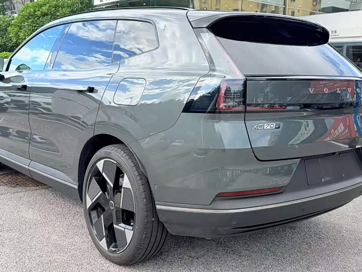 Volvo XC70 Hybrid, 2025 — фото 7 из 9