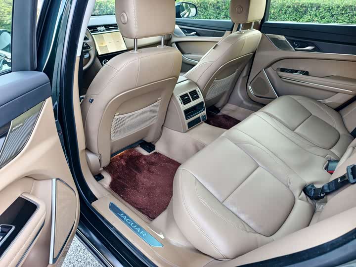 Jaguar XF L, 2024 — фото 9 из 9