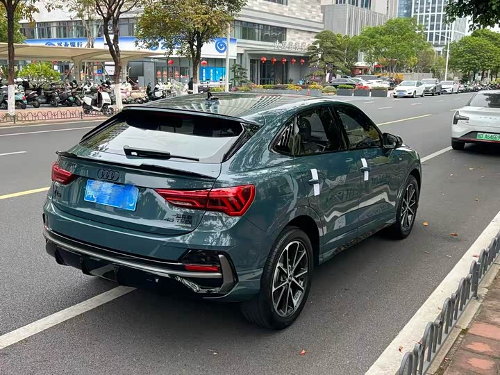 Audi Q3 Sportback, 2023 — фото 5 из 9