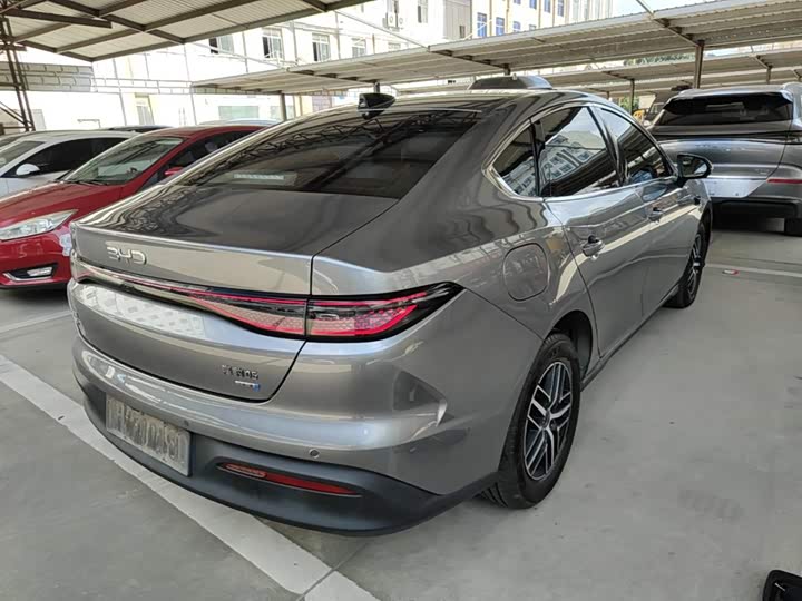 BYD Seal 05 DM-i Hybrid, 2025 — фото 7 из 9
