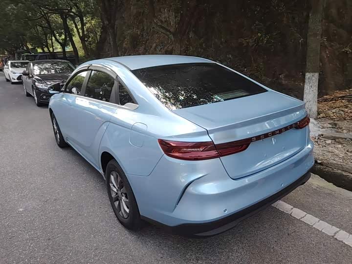 Geely Geometry G6, 2023 — фото 5 из 9