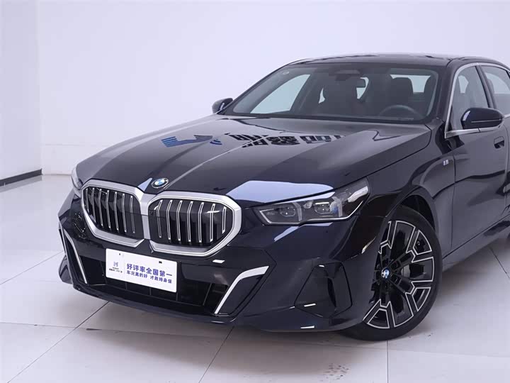 BMW 5 Series, 2025 — фото 3 из 9