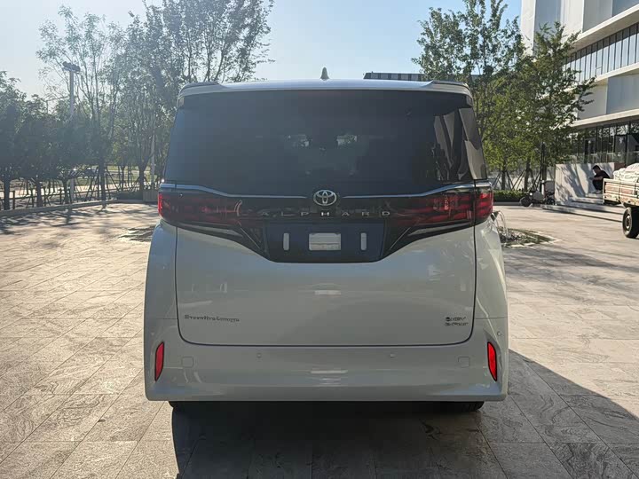 Toyota Alphard, 2025 — фото 6 из 9