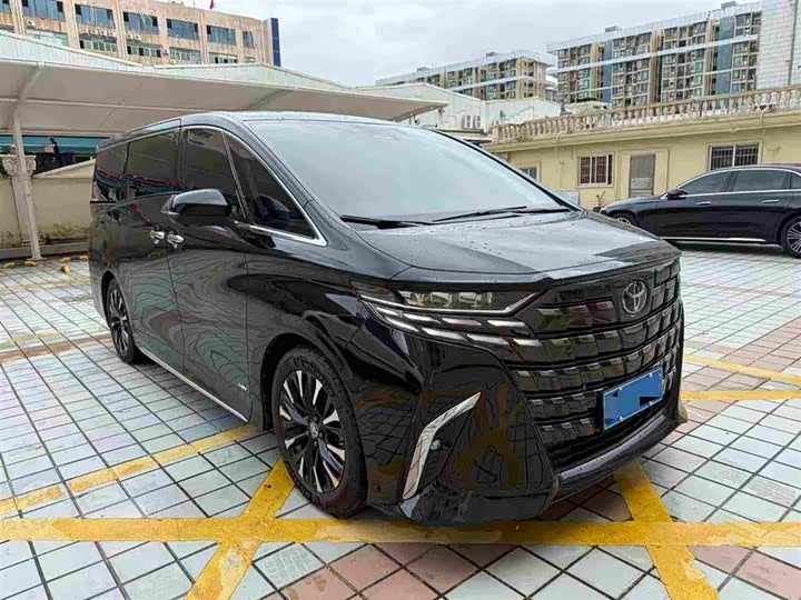Toyota Alphard, 2025 — купить в Казани под ключ