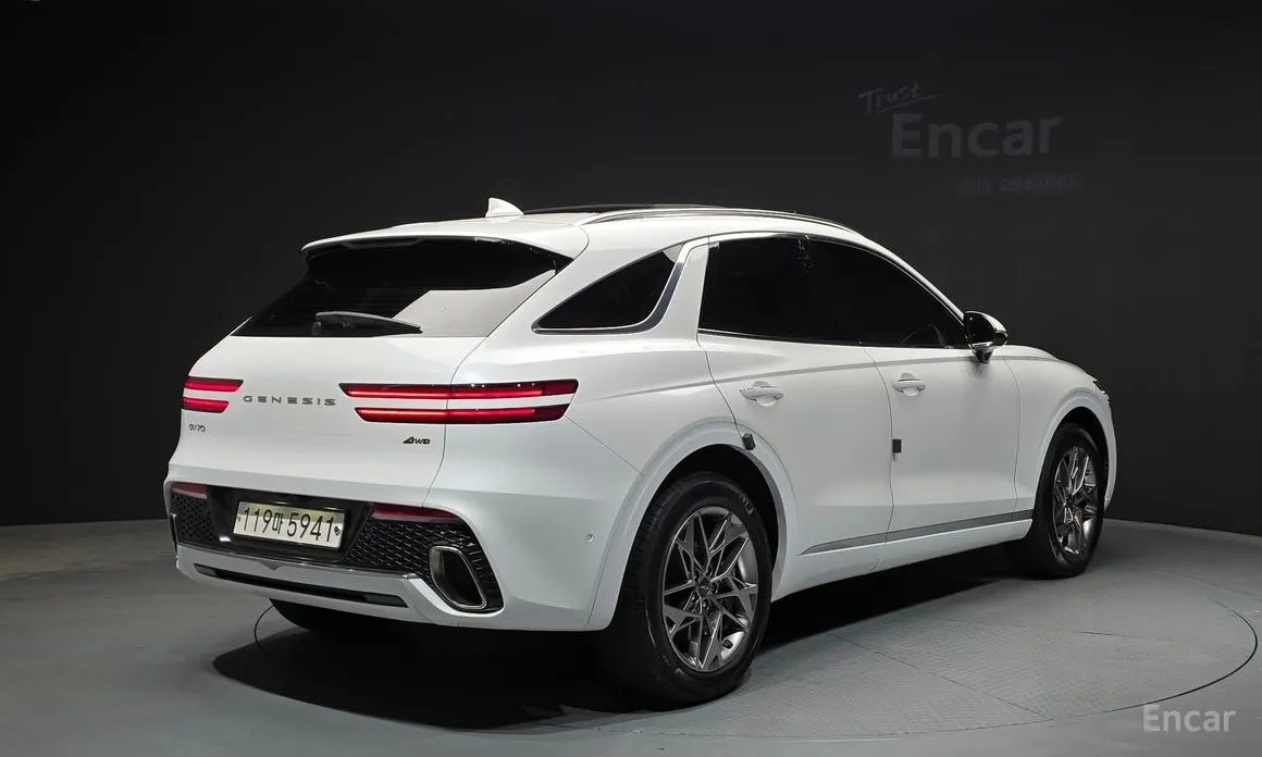 Genesis GV70, 2022 — фото 2 из 12