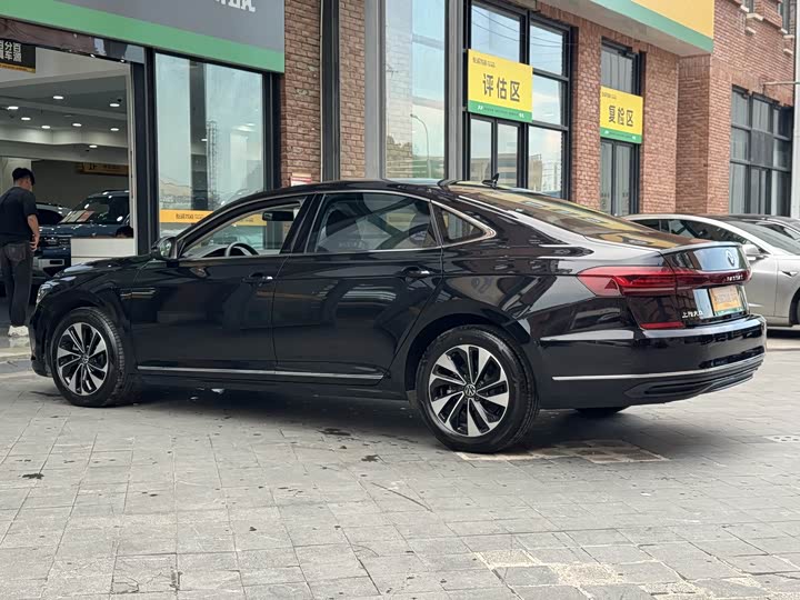Volkswagen Passat, 2024 — фото 6 из 9