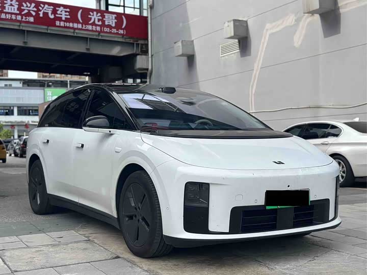 LiXiang i8, 2025 — фото 3 из 9