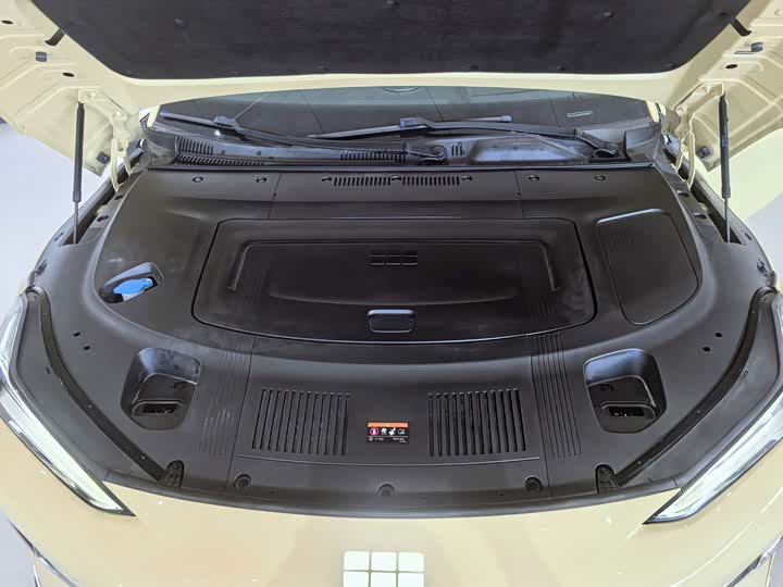 Geely Galaxy E8, 2023 — фото 4 из 9