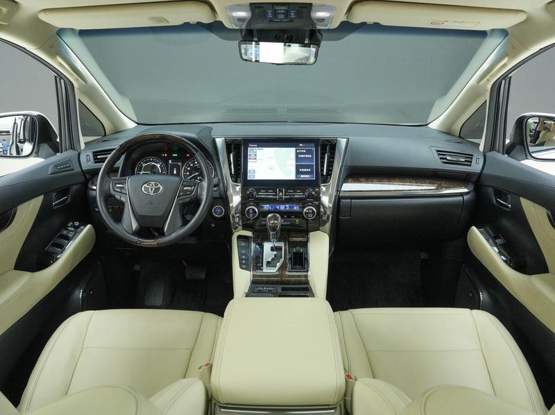 Toyota Alphard, 2022 — фото 8 из 12