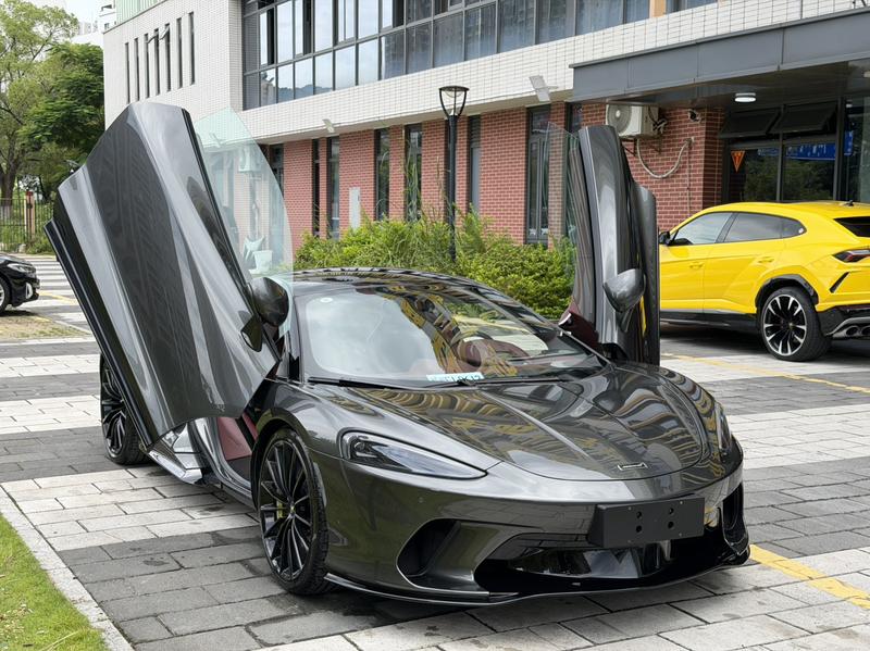 McLaren GT, 2021 — фото 3 из 8