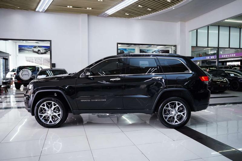 Jeep Grand Cherokee, 2022 — фото 4 из 12