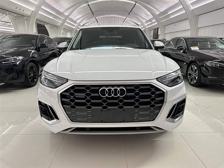 Audi Q5L, 2022 — фото 2 из 9