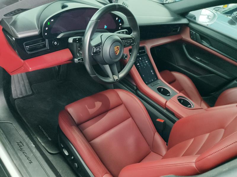 Porsche Taycan, 2022 — фото 10 из 12