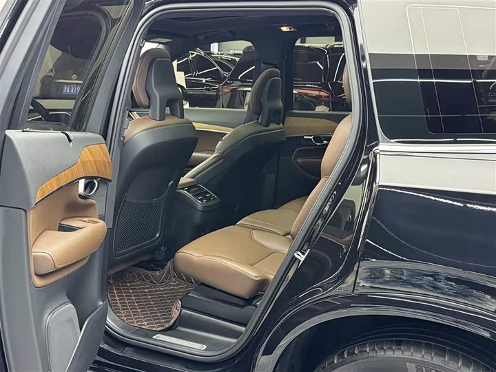 Volvo XC90, 2021 — фото 7 из 9