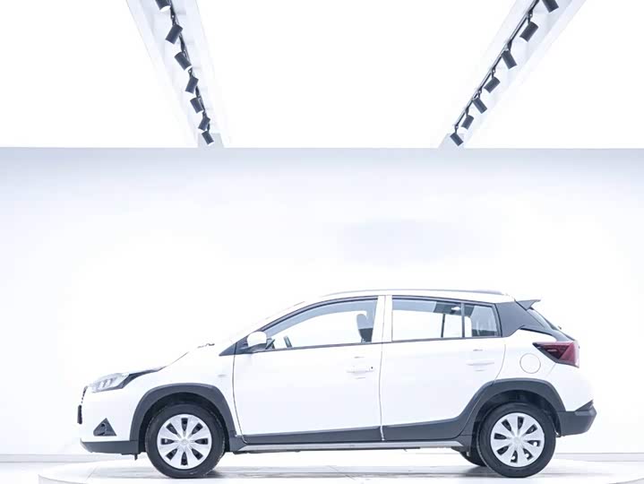 Toyota Yaris L Hatchback, 2022 — фото 5 из 9