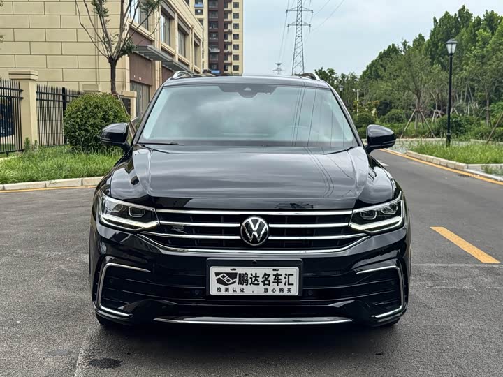 Volkswagen Tiguan L Pro, 2023 — фото 2 из 9