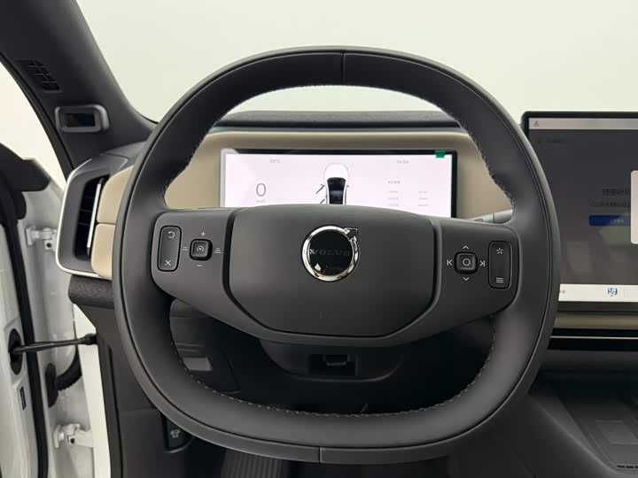 Volvo XC70 Hybrid, 2026 — фото 8 из 9