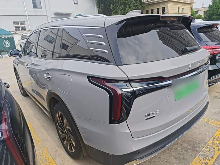 Hongqi HS7 Hybrid, 2024 — фото 5 из 9