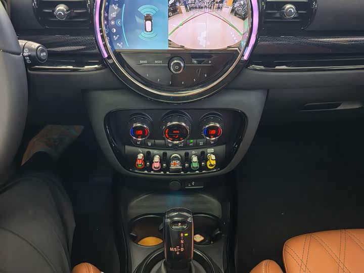 Mini Clubman, 2024 — фото 9 из 9