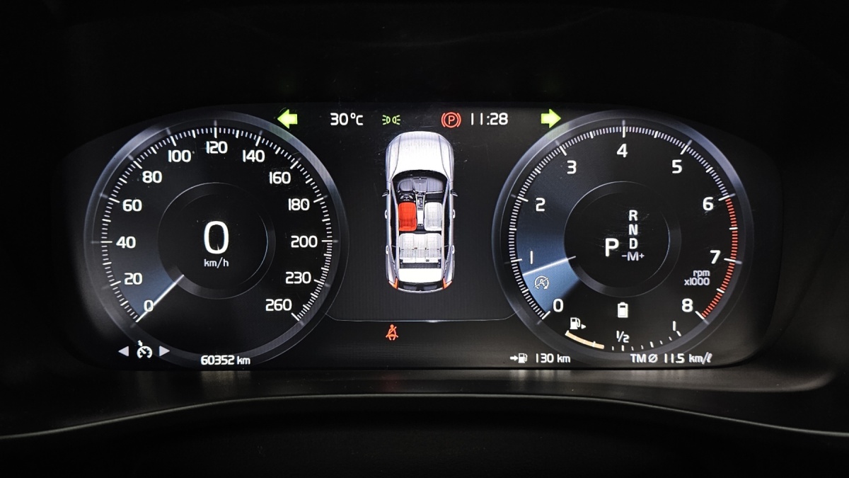Volvo XC40, 2022 — фото 8 из 12