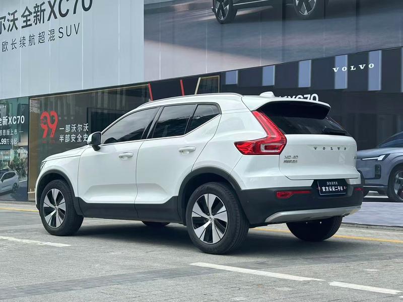 Volvo XC40, 2022 — фото 4 из 9