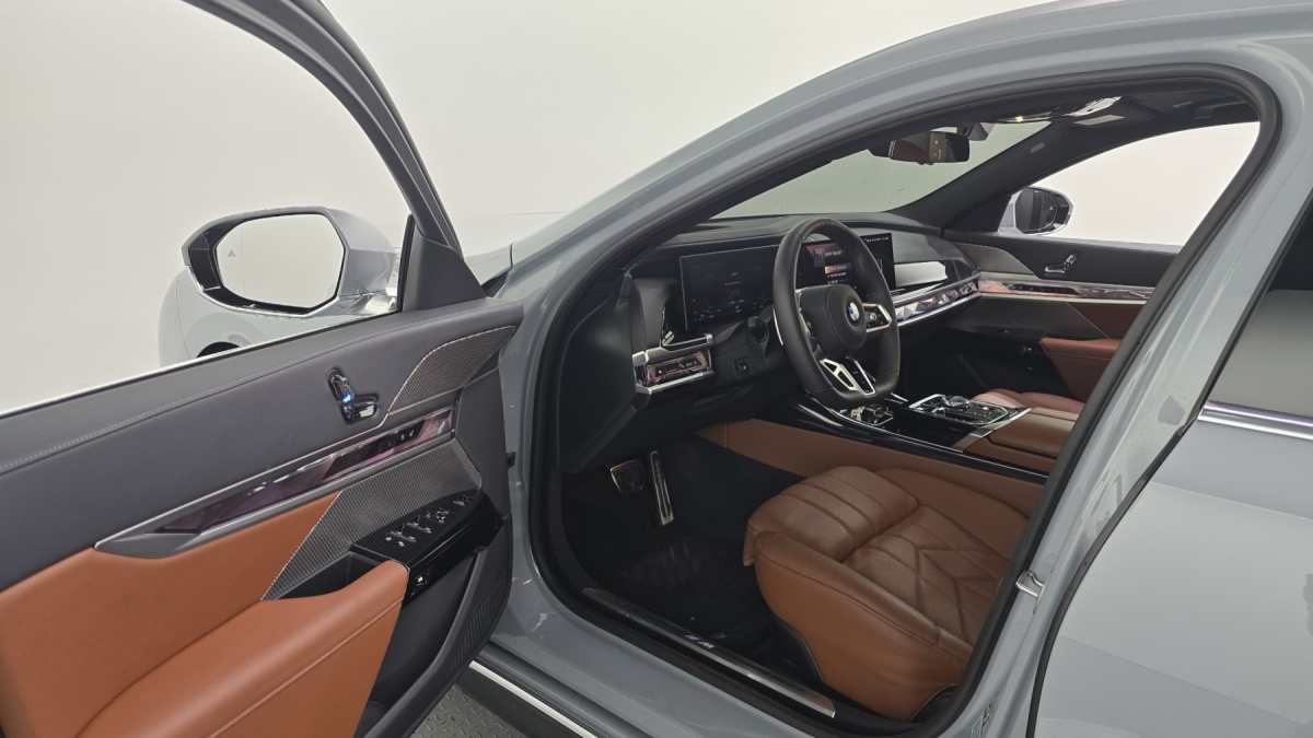 BMW 7 Series, 2025 — фото 9 из 12