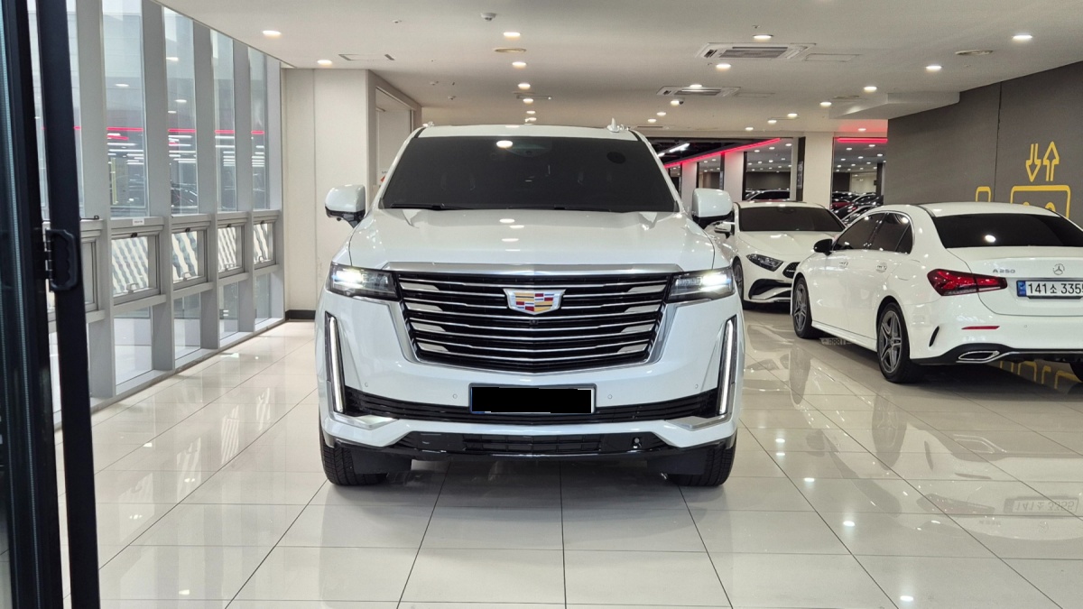 Cadillac Escalade, 2023 — фото 3 из 12