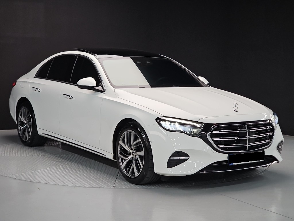 Mercedes-Benz E-Class, 2024 — фото 2 из 12