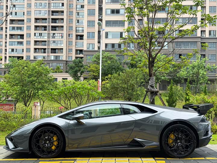 Lamborghini Huracán, 2022 — фото 4 из 7