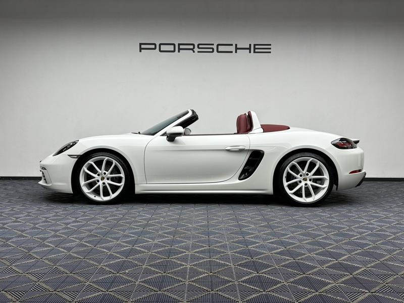 Porsche 718, 2025 — фото 4 из 12