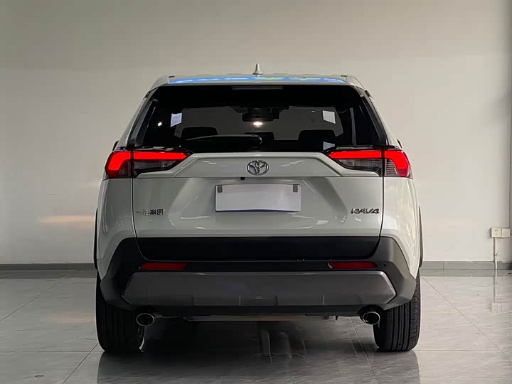 Toyota RAV4, 2022 — фото 4 из 9