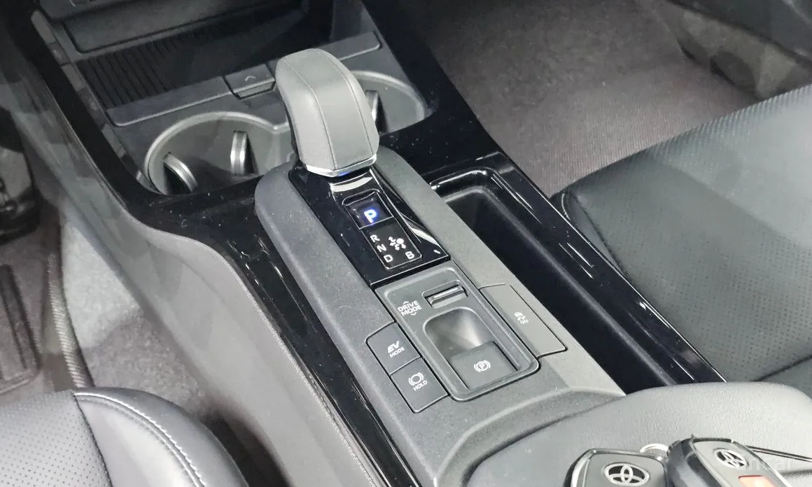 Toyota Prius, 2025 — фото 9 из 12